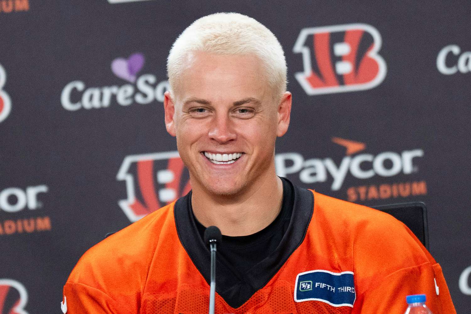 Joe Burrows New Haircut Explained: Why the Bengals Star Went Blonde