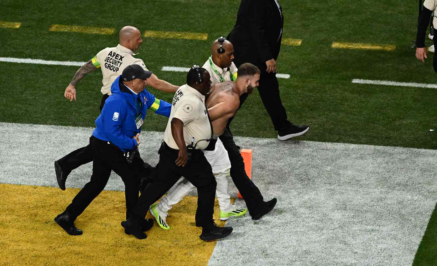 The Shocking Streaker Moment at Super Bowl 2024: What Happened on the Field