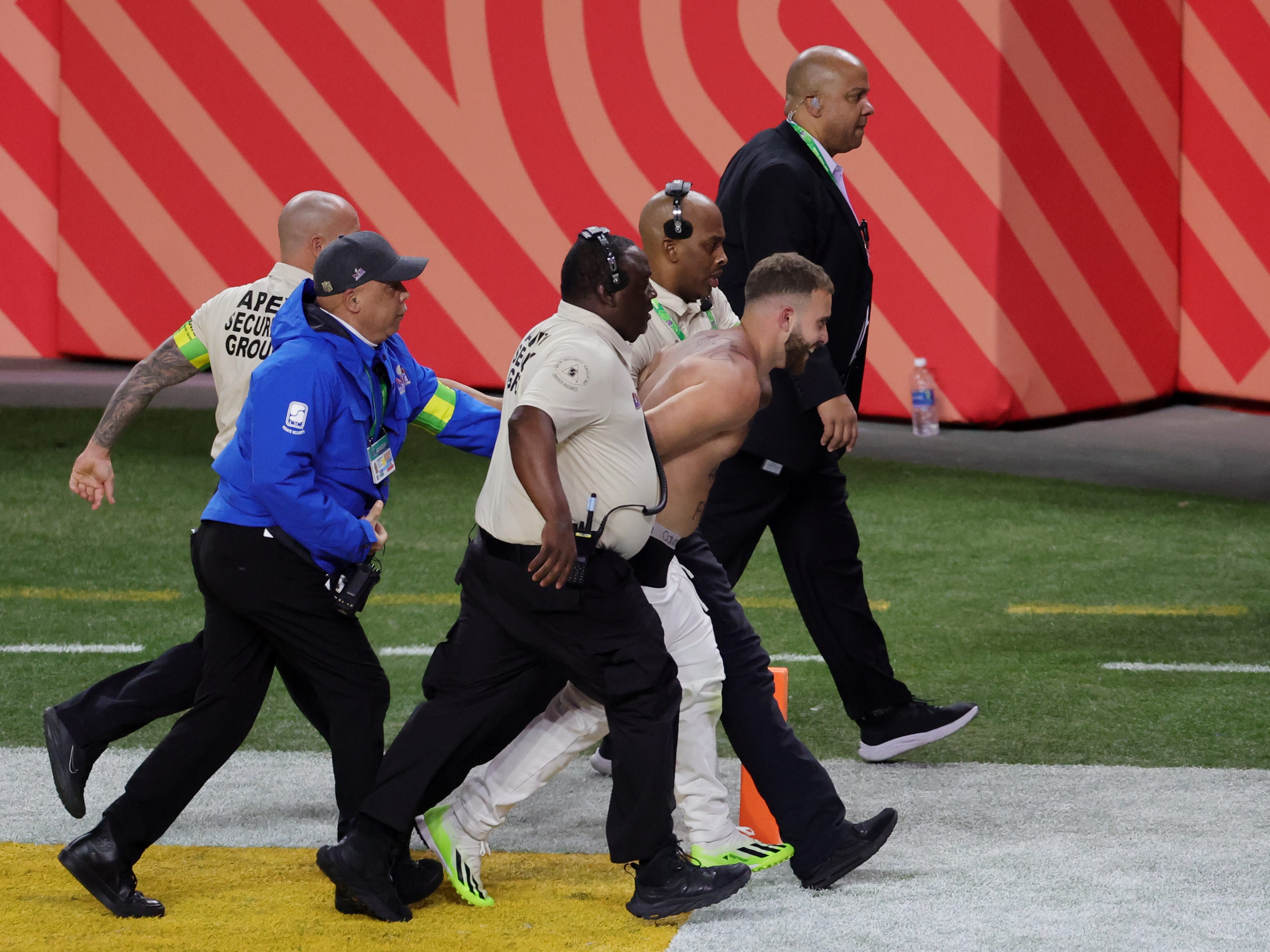 The Shocking Streaker Moment at Super Bowl 2024: What Happened on the Field