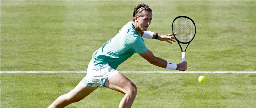 Sebastian Kordas gear guide: What racquets and shoes does he use? Get the pro look here