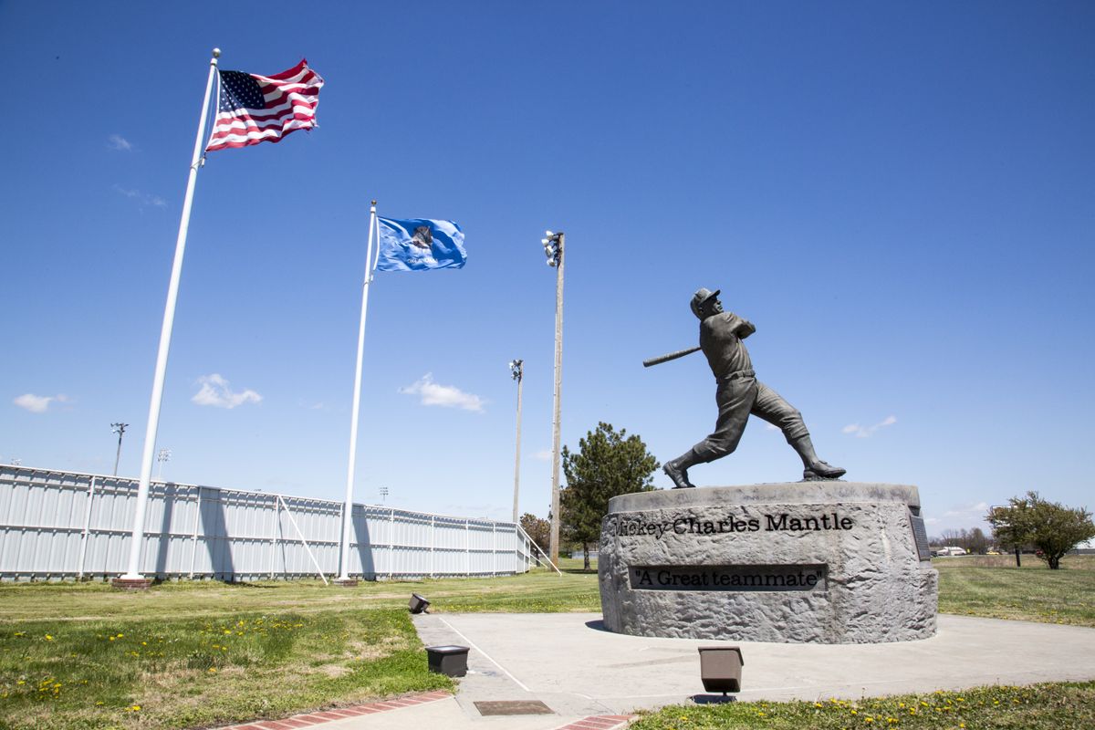 Mickey Mantle Statue Location: Plan Your Visit to See the Legend