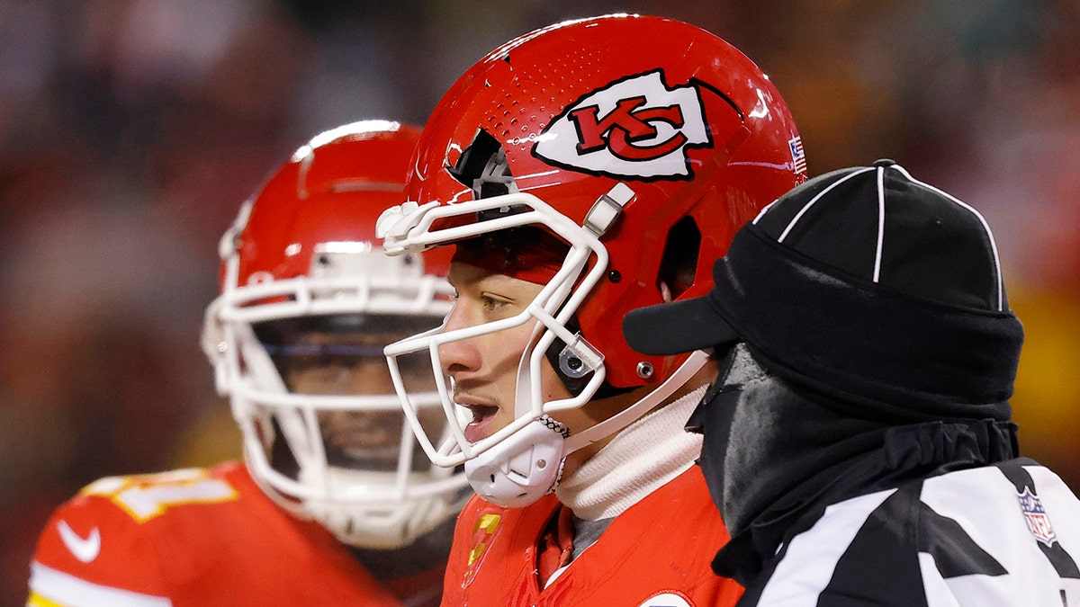 Cracked! Mahomes Helmet Takes a Hit in Dolphins Game