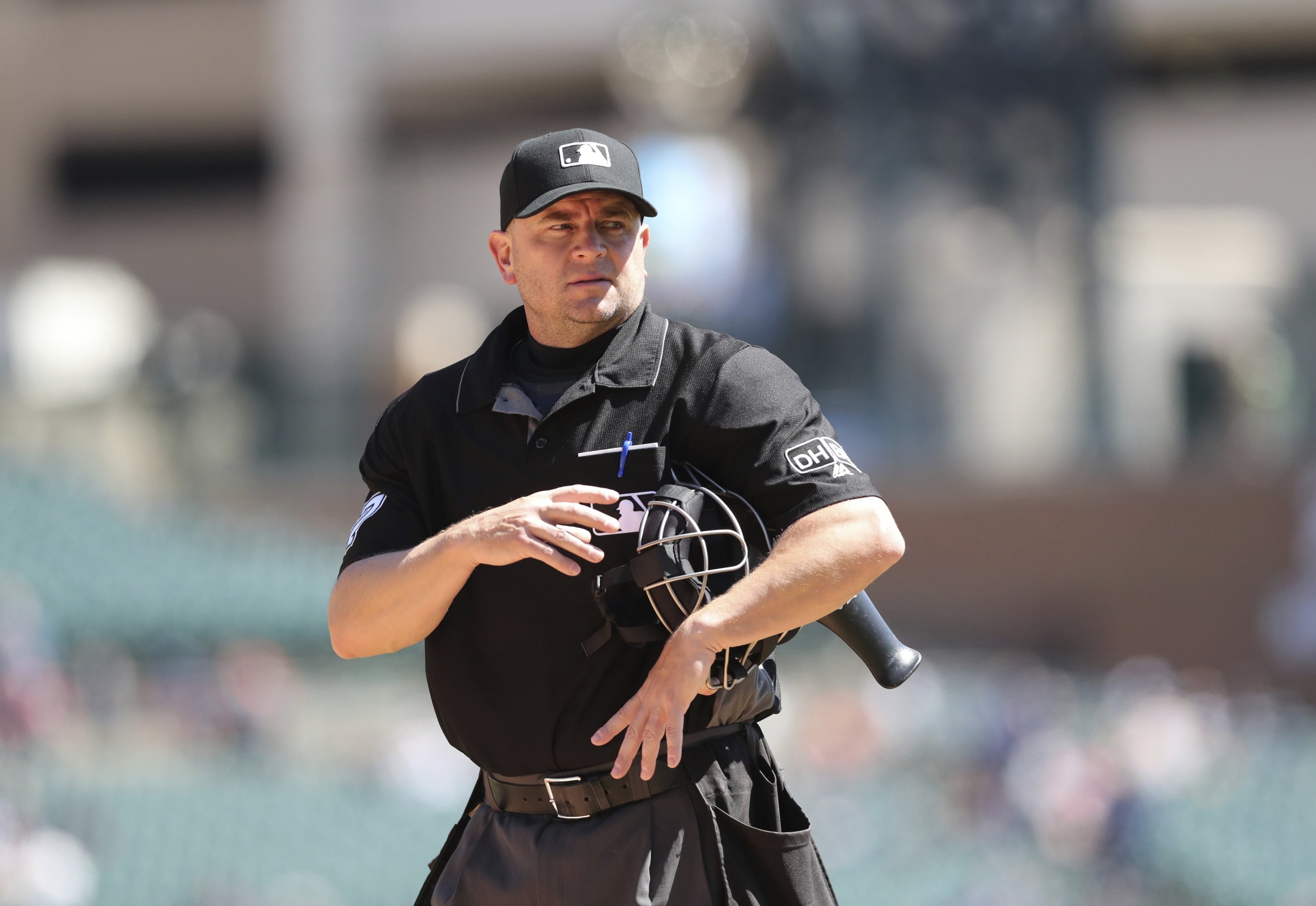 Umpire Pay MLB:  Do They Make Good Money? (Breaking Down Baseball Referee Salaries)