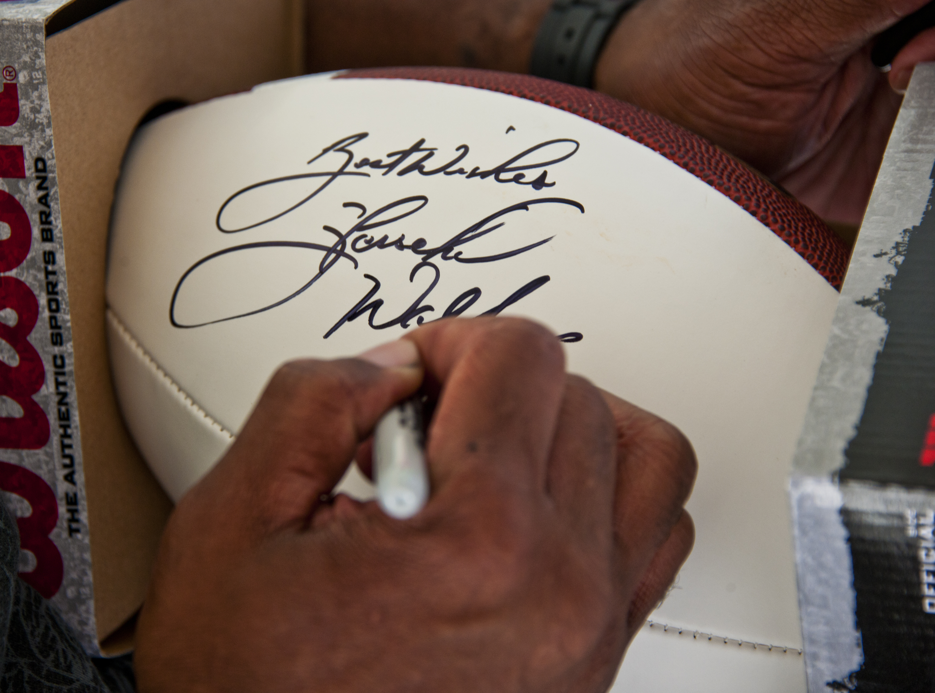 How to Get a Herschel Walker Signature? Tips and Tricks for Fans!