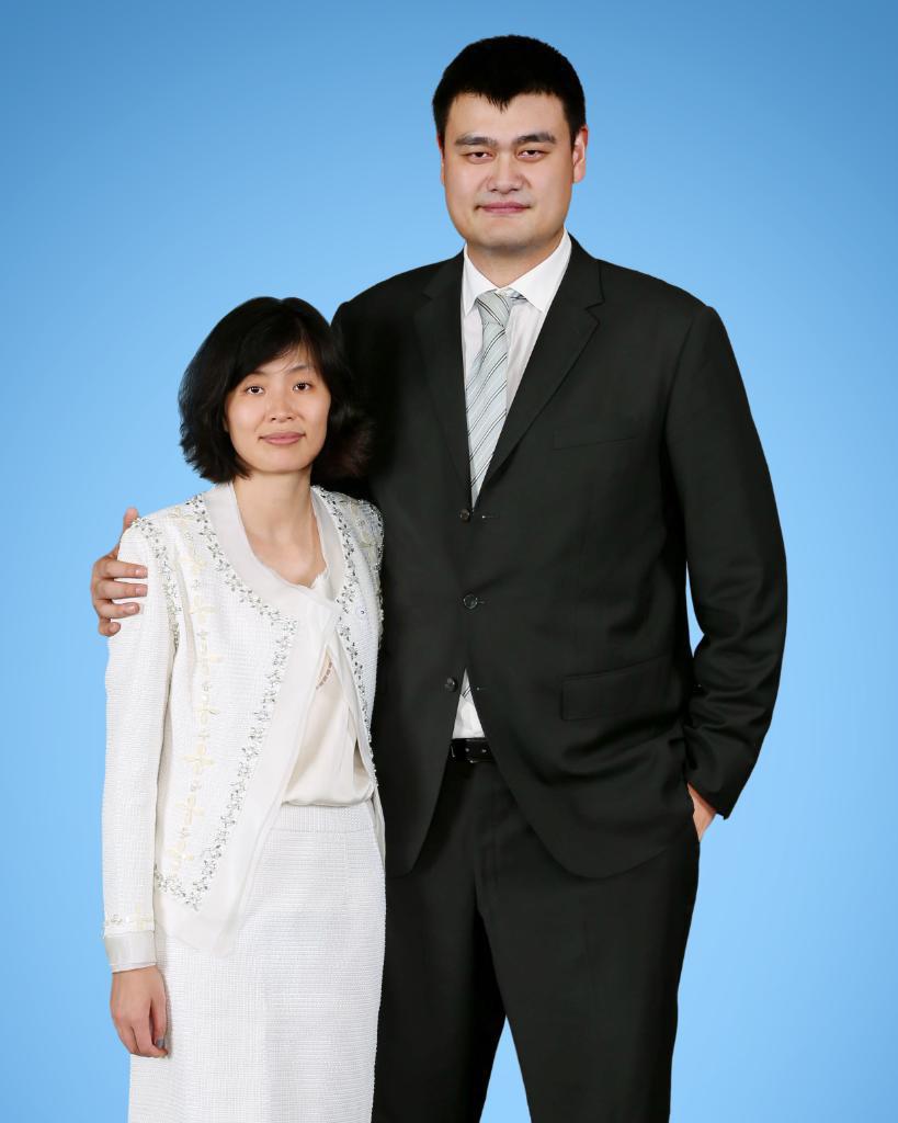 How tall is Yao Ming and wife? Height comparison here!