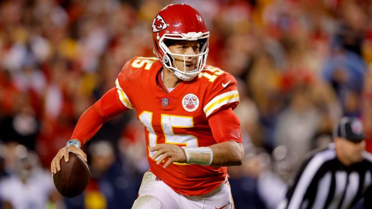 What were Patrick Mahomes Sr career earnings during his baseball career? A quick look at his total salary playing professional ball.